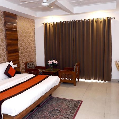 Airport Hotel New Delhi Extérieur photo