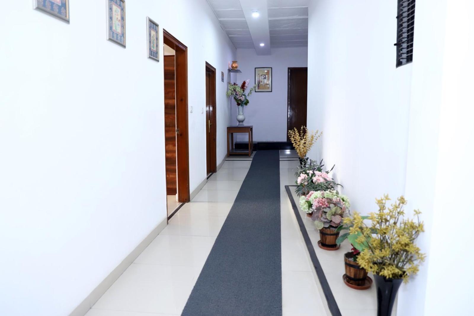 Airport Hotel New Delhi Extérieur photo