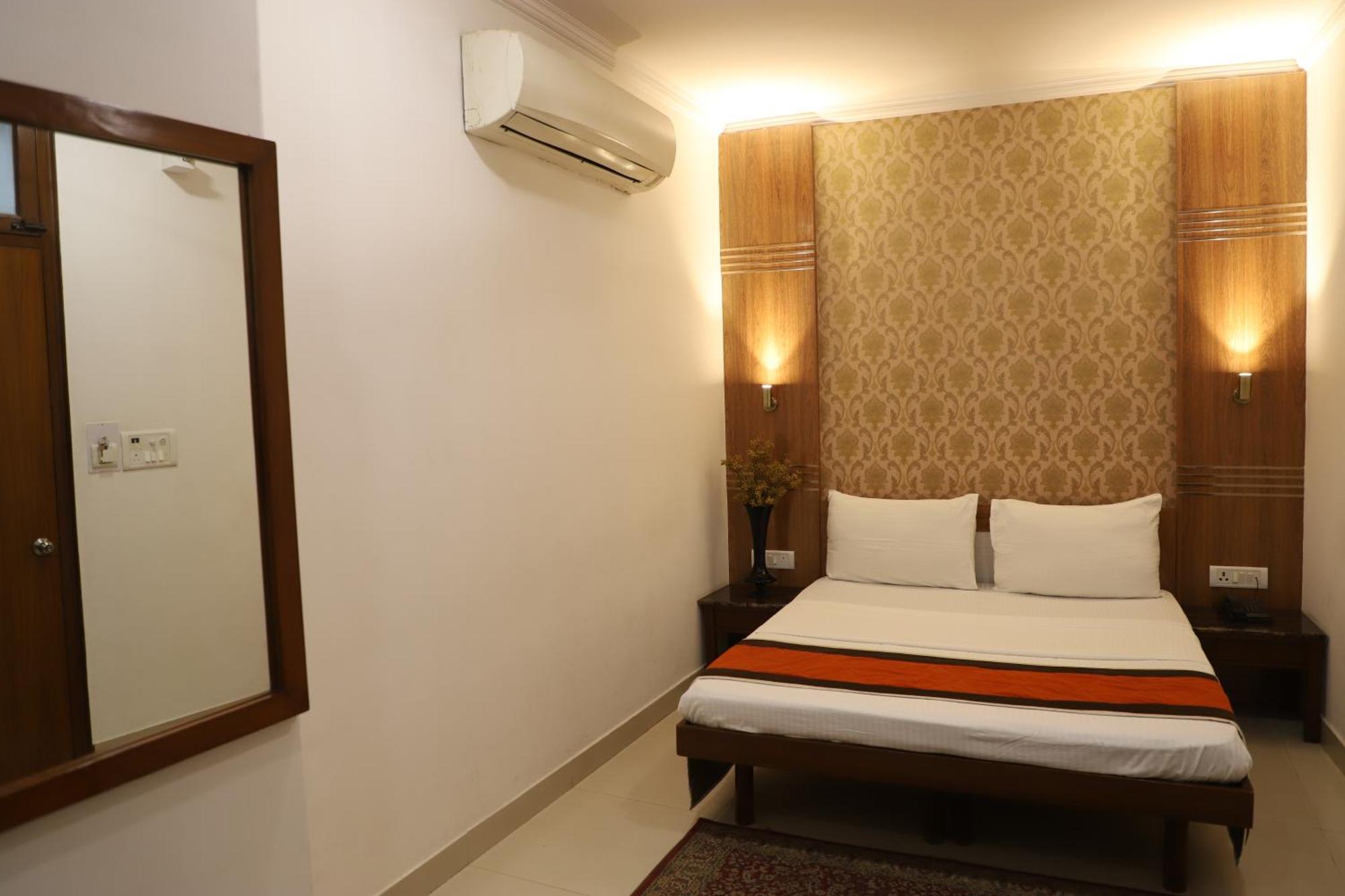 Airport Hotel New Delhi Extérieur photo