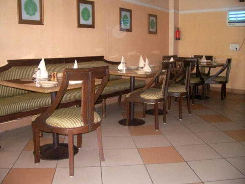 Airport Hotel New Delhi Extérieur photo
